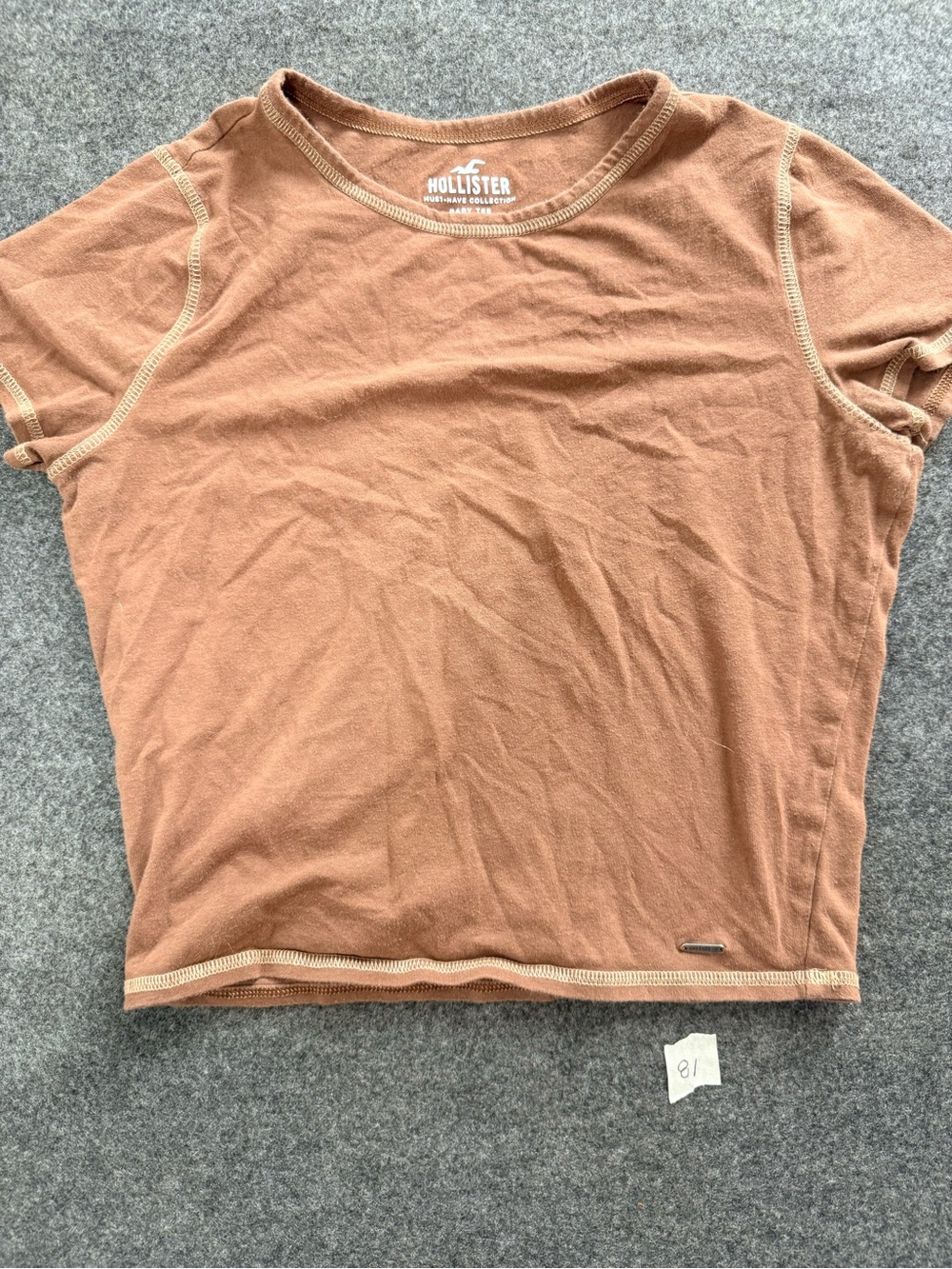 Hollister Women's Short Sleeve Crewneck Tee in Warm Tan